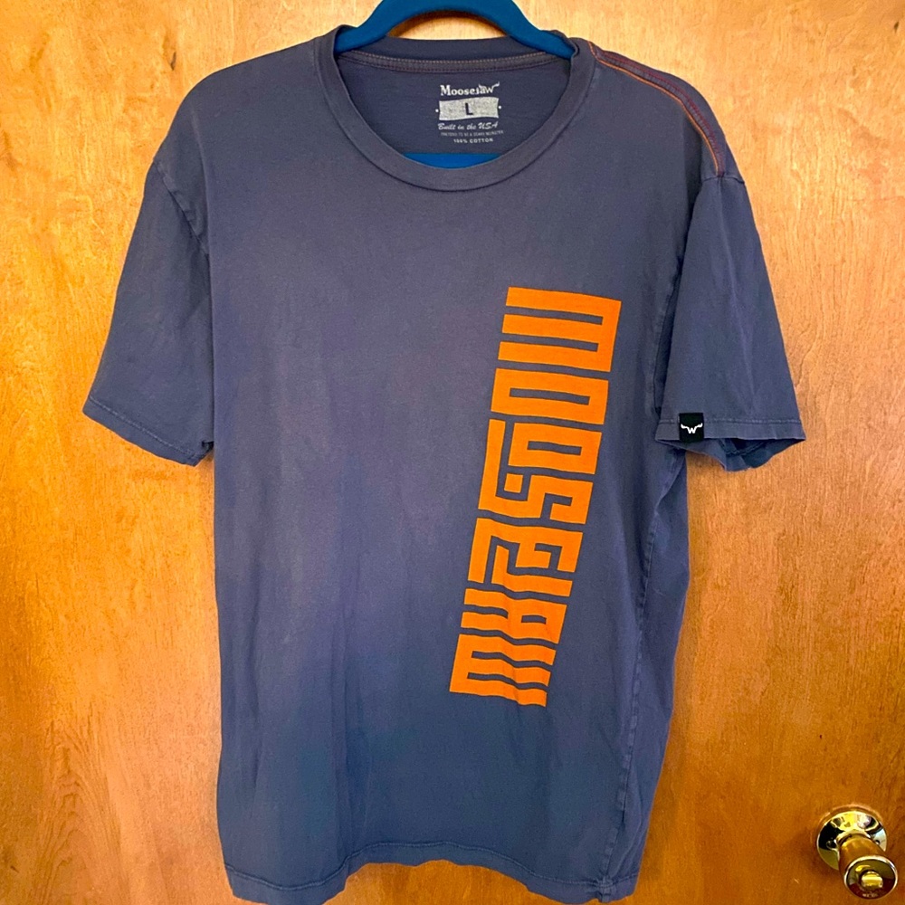 Moosejaw logo t-shirt size L
